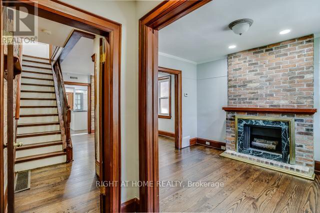 125 Bedford Park Avenue, Toronto, Ontario  M5M 1J2 - Photo 4 - C12213177
