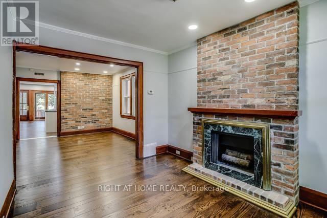 125 Bedford Park Avenue, Toronto, Ontario  M5M 1J2 - Photo 9 - C12213177