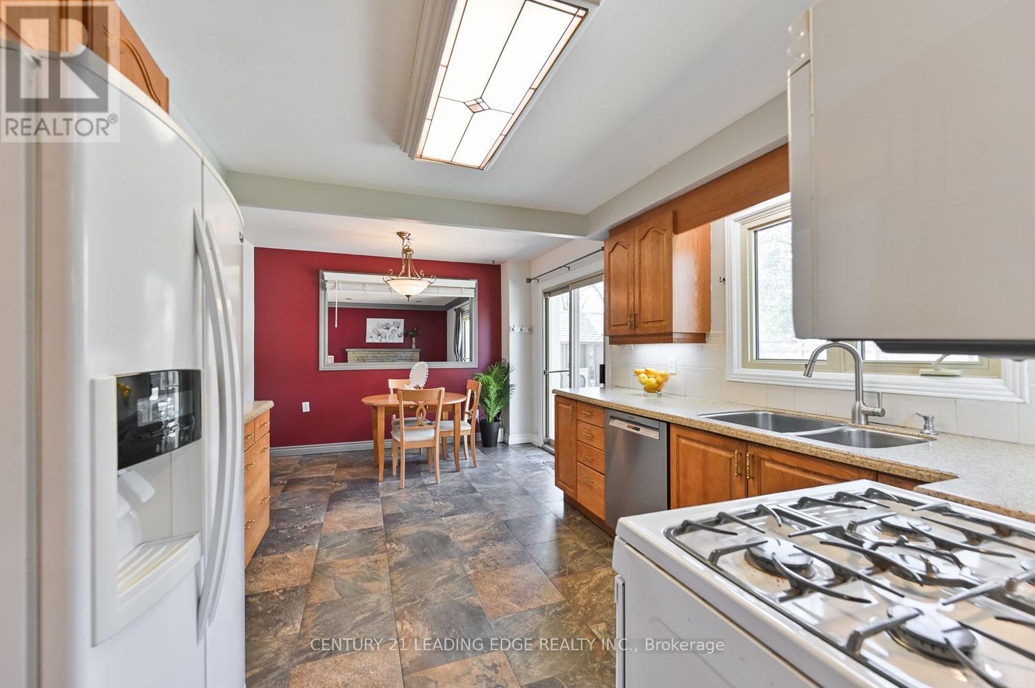 50 Sir Gawaine Place, Markham, Ontario  L3P 3A2 - Photo 12 - N12115374