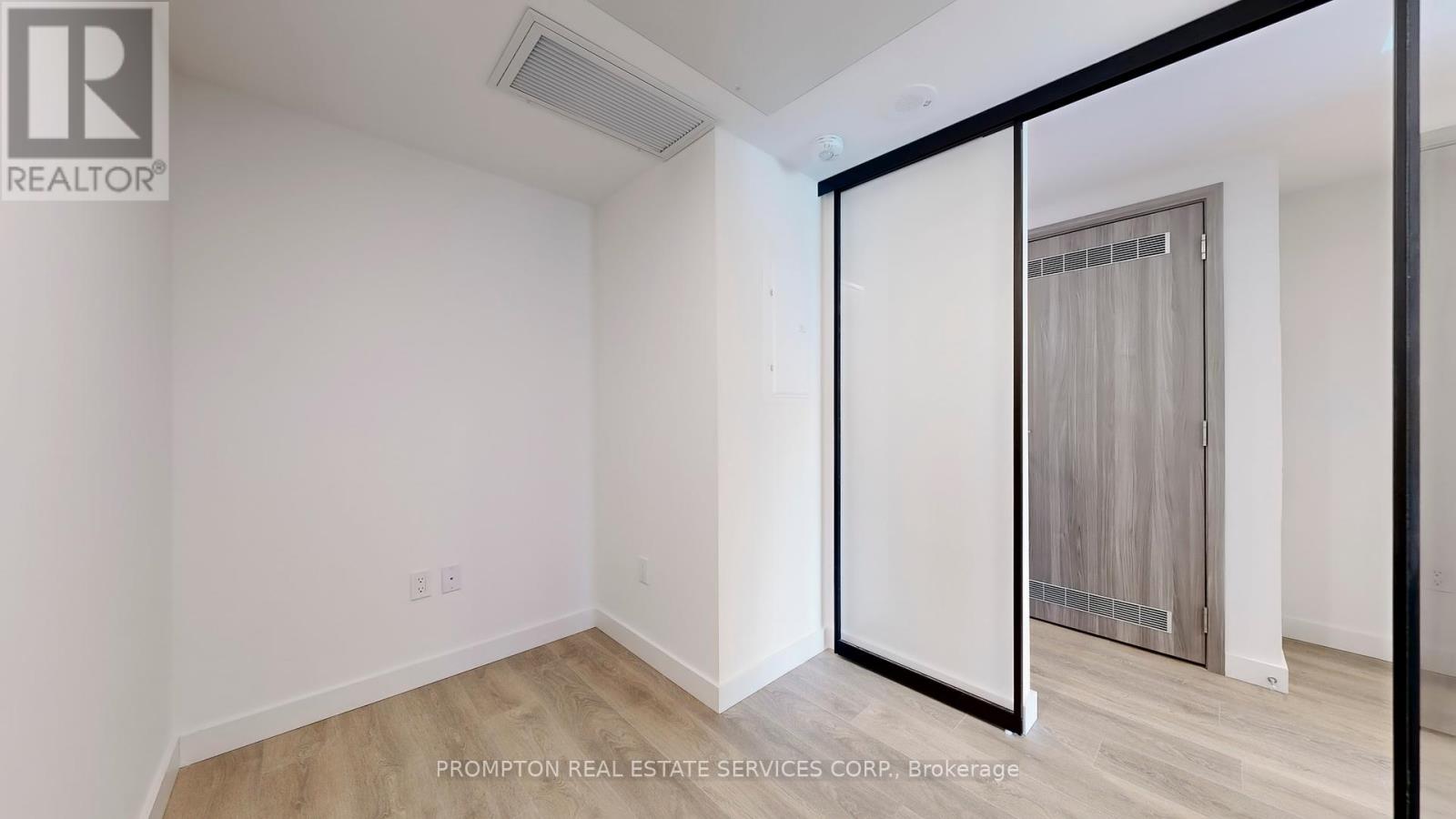 2606 - 3 Concord Cityplace Way, Toronto, Ontario  M5V 0X4 - Photo 11 - C12213189