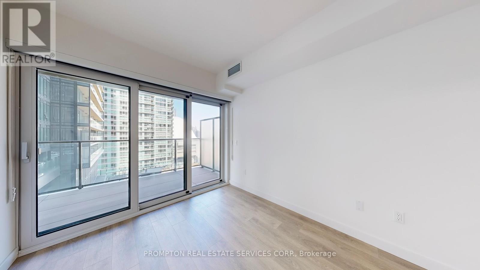 2606 - 3 Concord Cityplace Way, Toronto, Ontario  M5V 0X4 - Photo 22 - C12213189