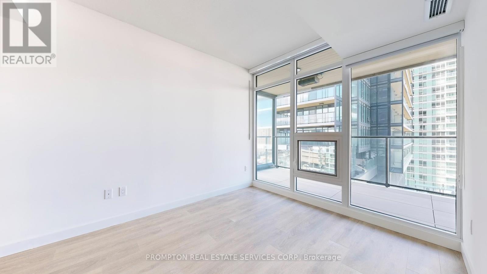 2606 - 3 Concord Cityplace Way, Toronto, Ontario  M5V 0X4 - Photo 6 - C12213189