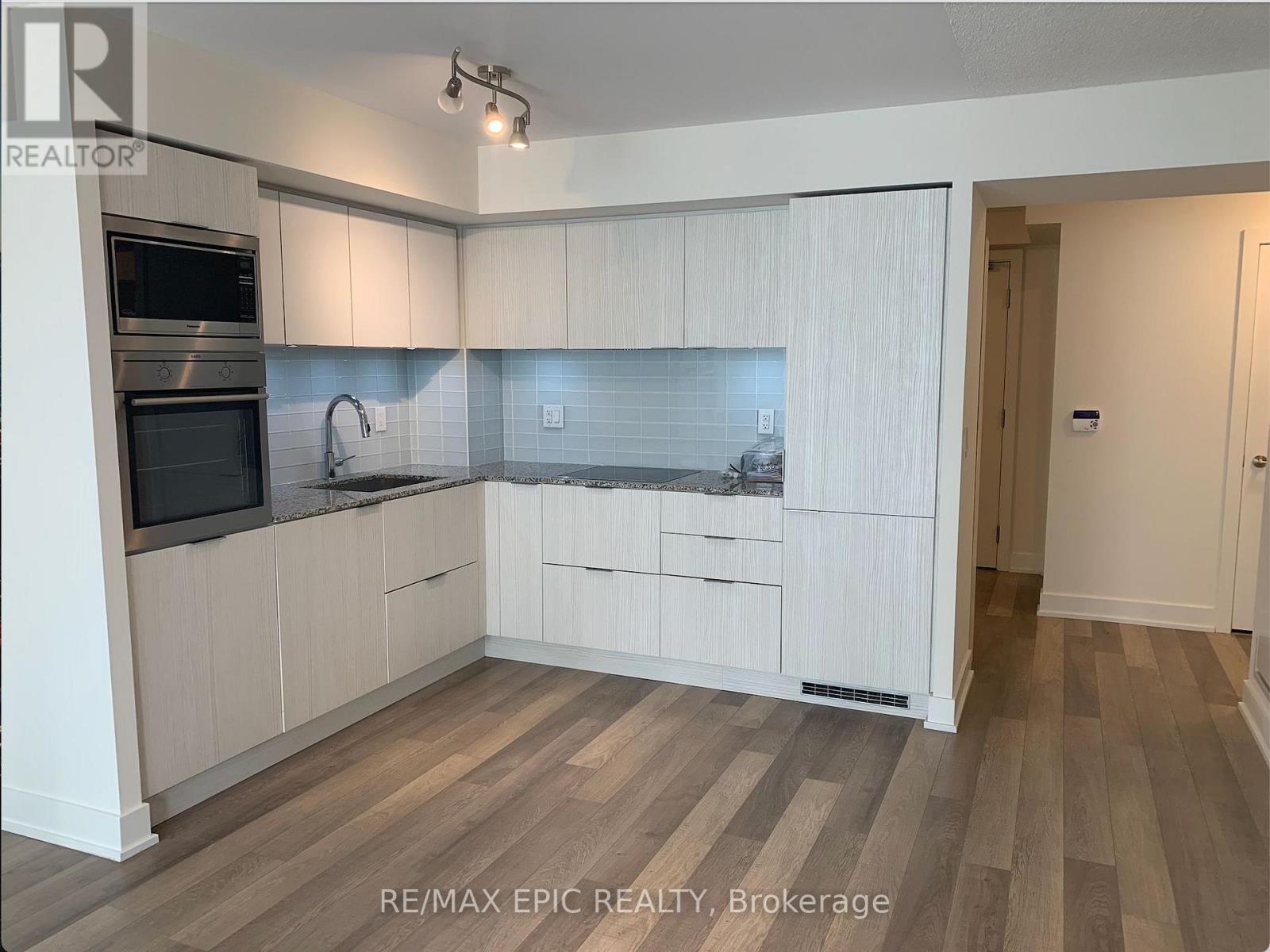 510 - 318 Richmond Street W, Toronto, Ontario  M5V 0B4 - Photo 2 - C12213194