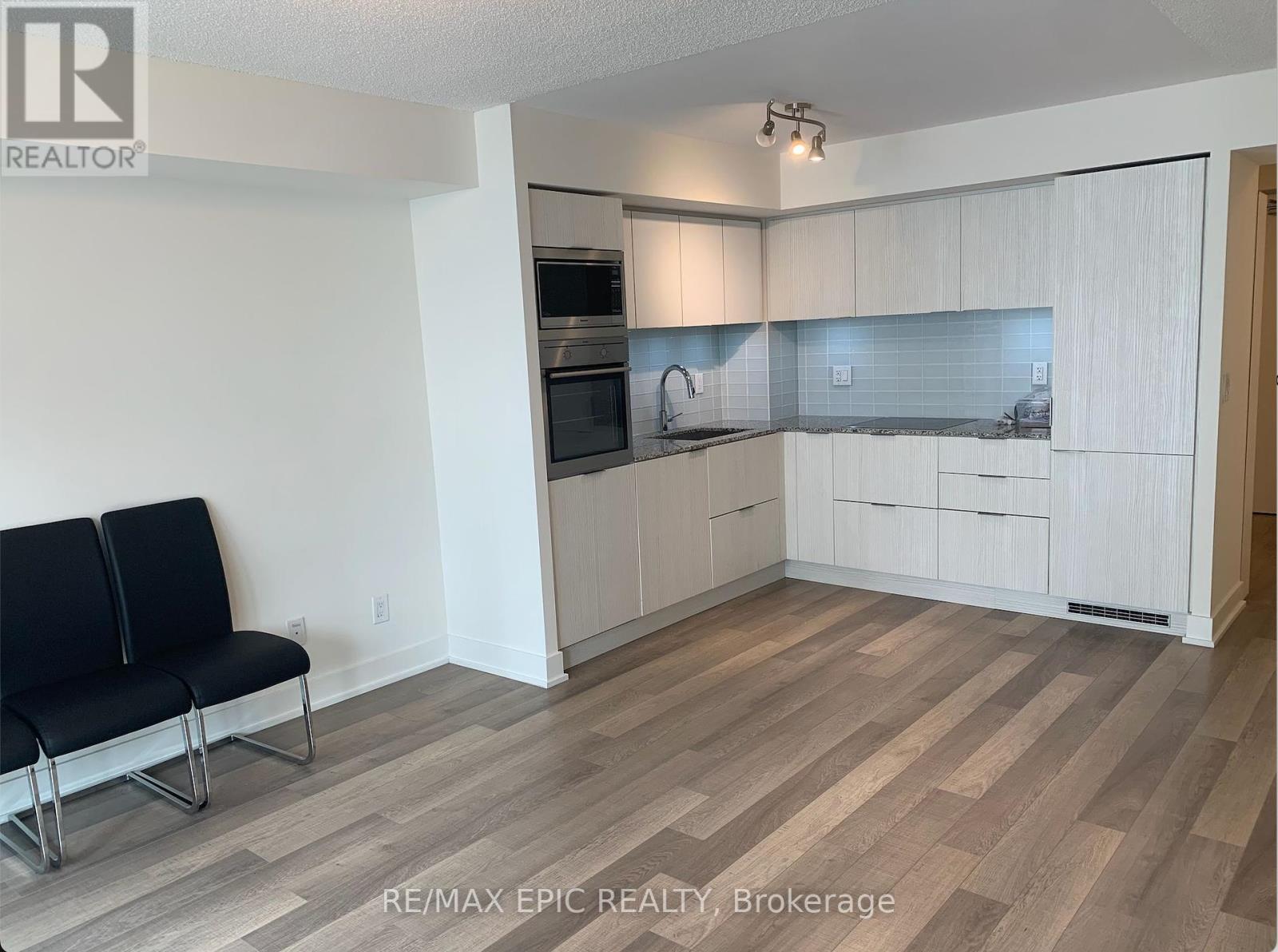 510 - 318 Richmond Street W, Toronto, Ontario  M5V 0B4 - Photo 3 - C12213194
