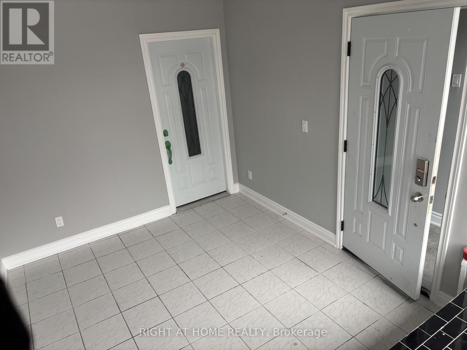 507 Oakwood Avenue, Toronto, Ontario  M6E 2W9 - Photo 2 - C12213228