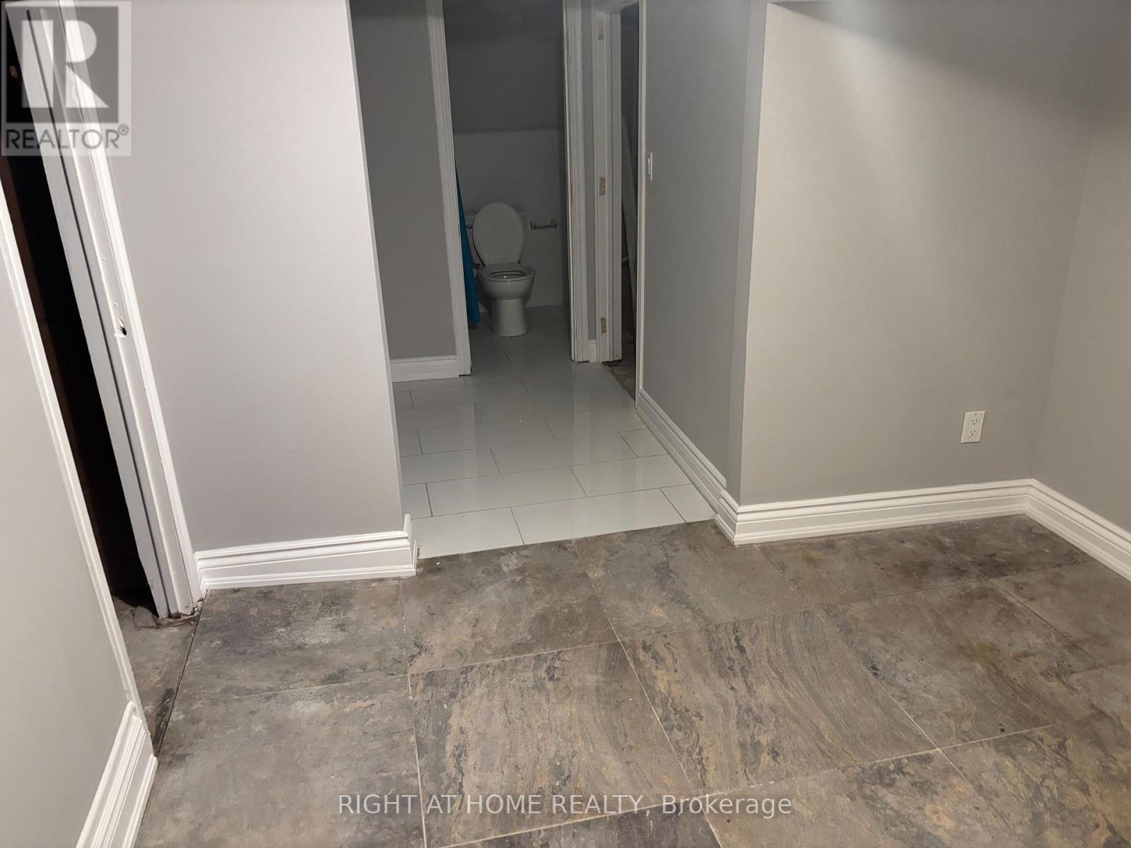 507 Oakwood Avenue, Toronto, Ontario  M6E 2W9 - Photo 4 - C12213228
