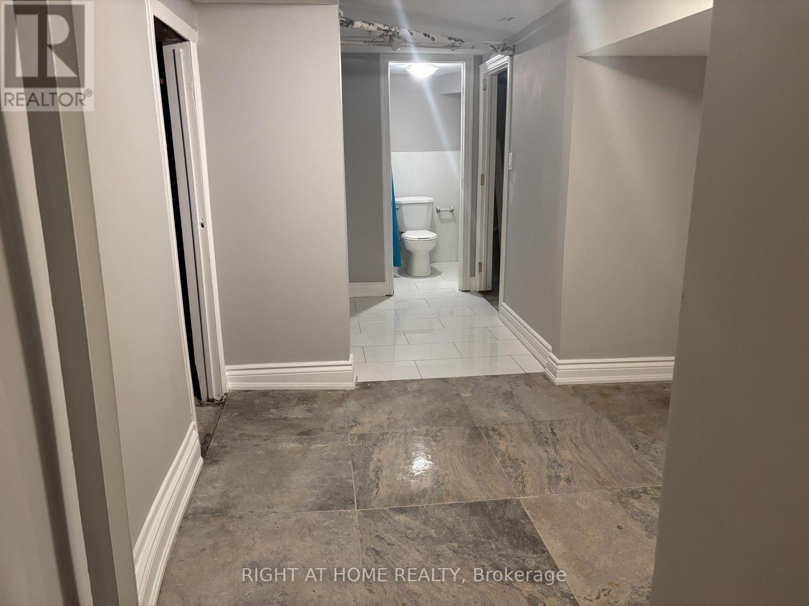 507 Oakwood Avenue, Toronto, Ontario  M6E 2W9 - Photo 5 - C12213228