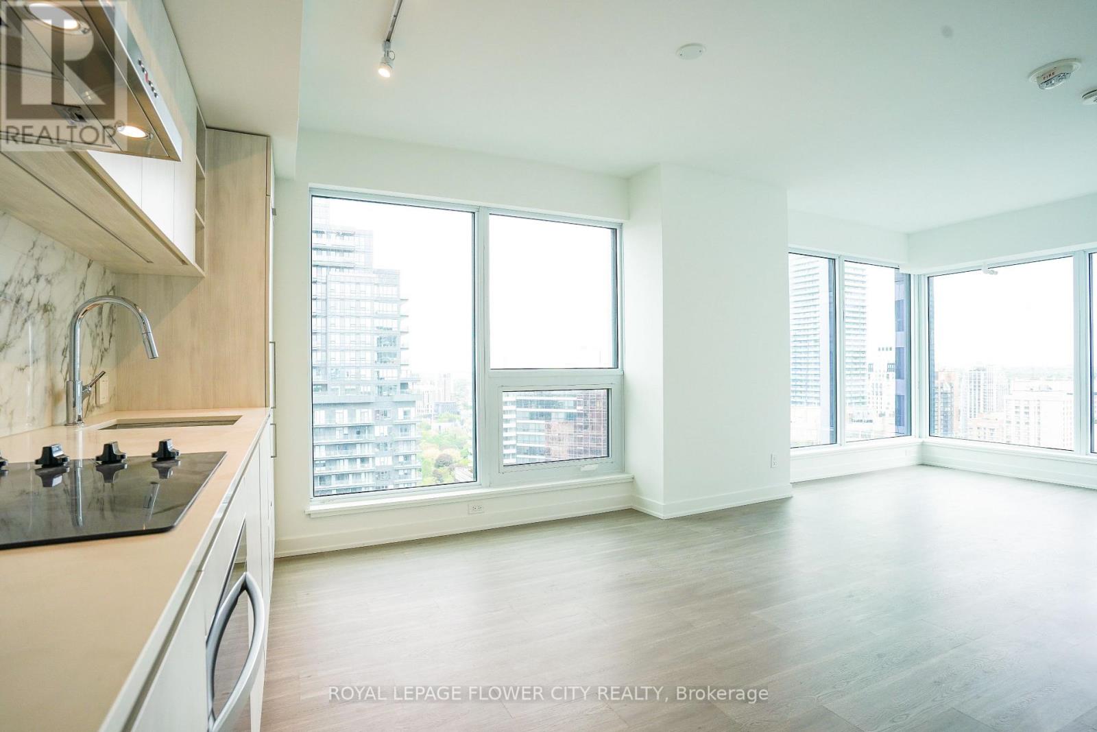 3903 - 8 Wellesley Street W, Toronto, Ontario  M4Y 0J5 - Photo 3 - C12213248
