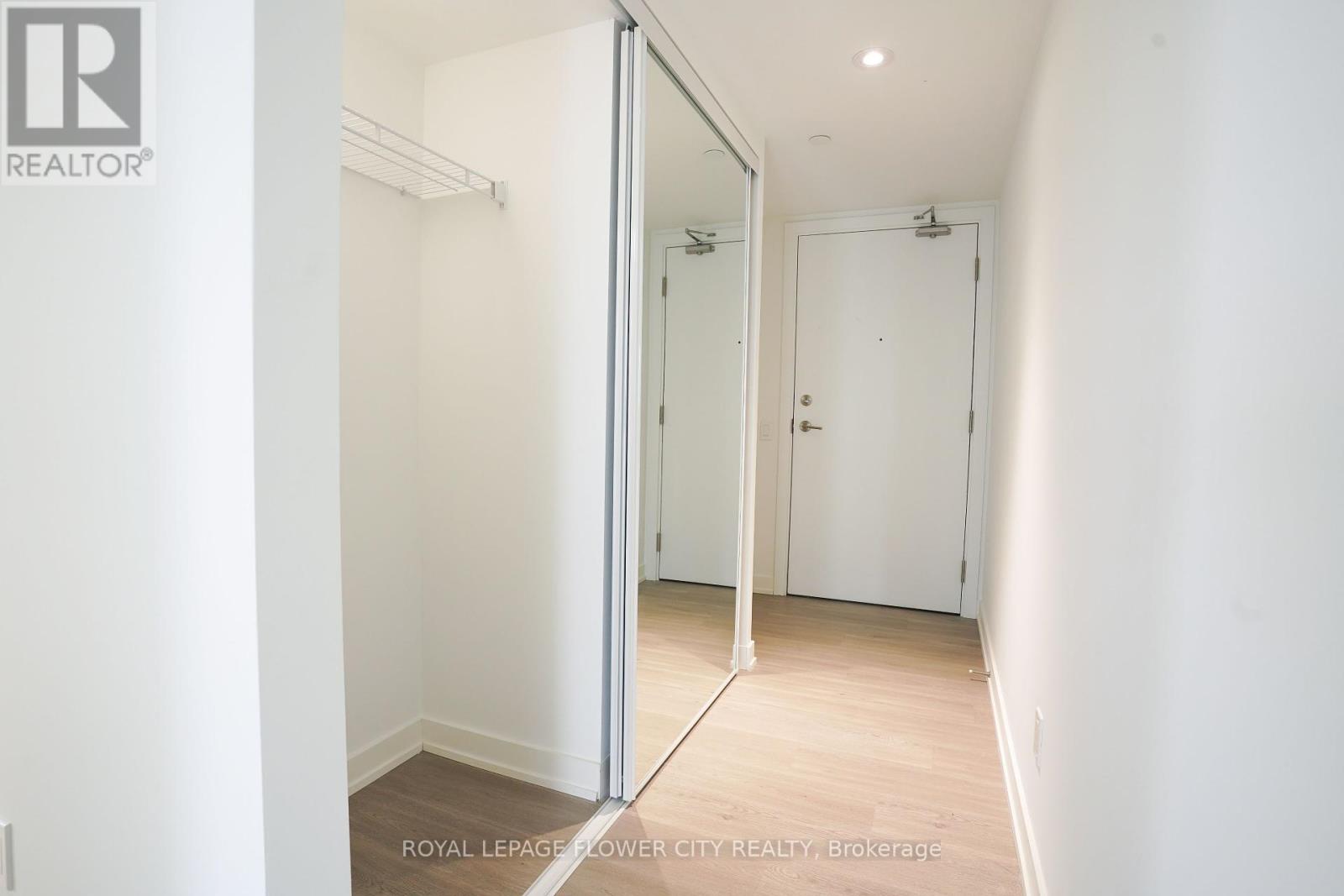 3903 - 8 Wellesley Street W, Toronto, Ontario  M4Y 0J5 - Photo 9 - C12213248