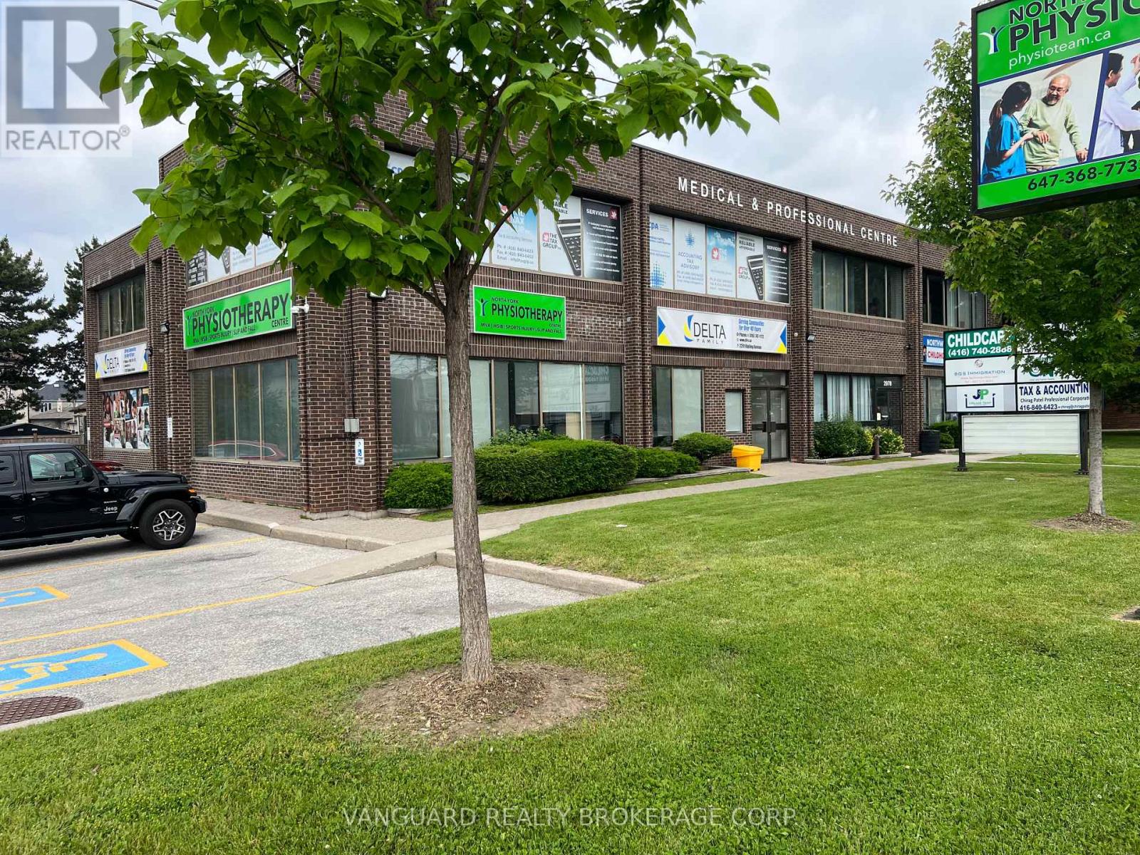 203 - 2978 Islington Avenue, Toronto, Ontario  M9L 2K6 - Photo 2 - W12074272