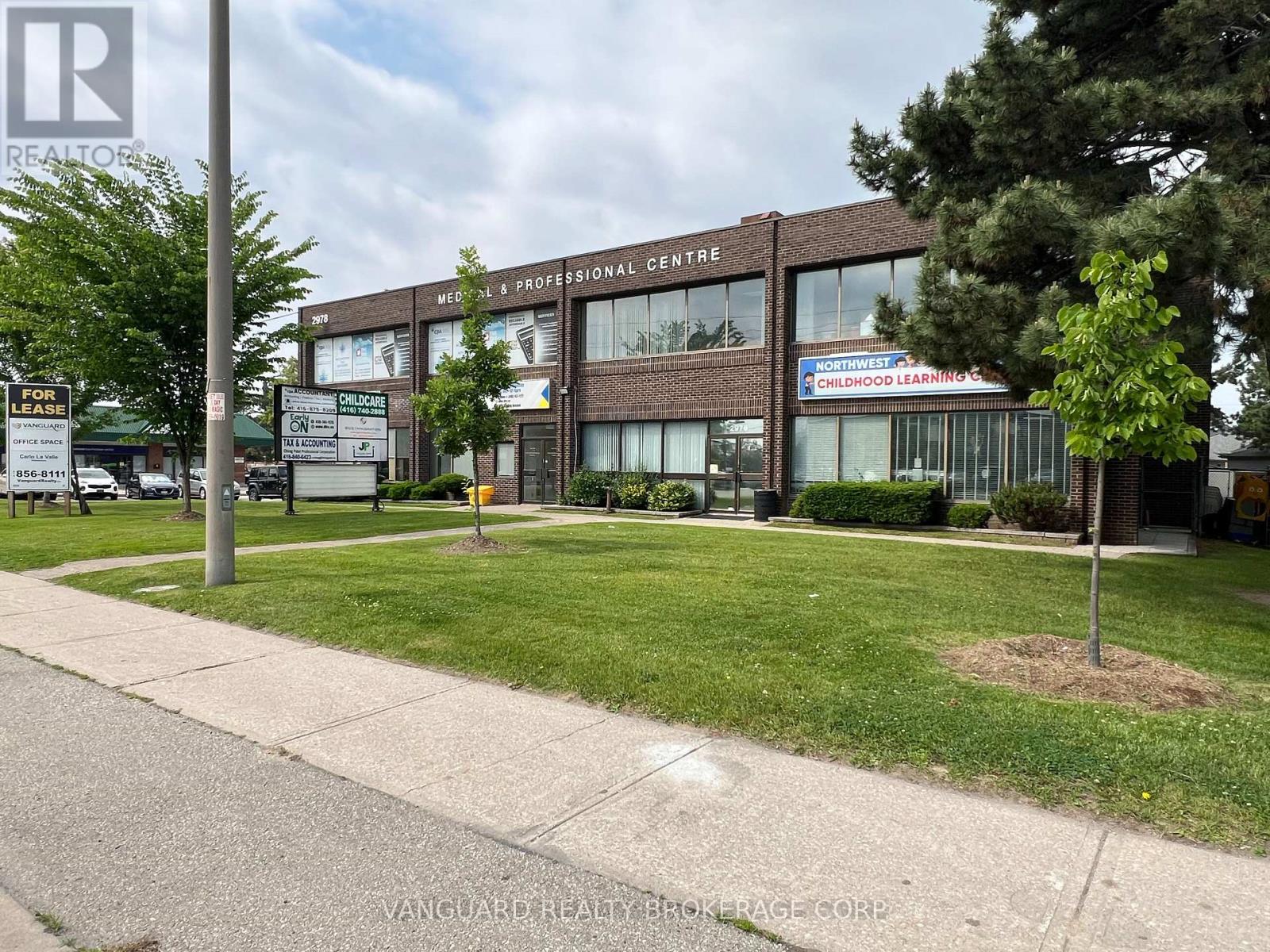 203 - 2978 Islington Avenue, Toronto, Ontario  M9L 2K6 - Photo 4 - W12074272