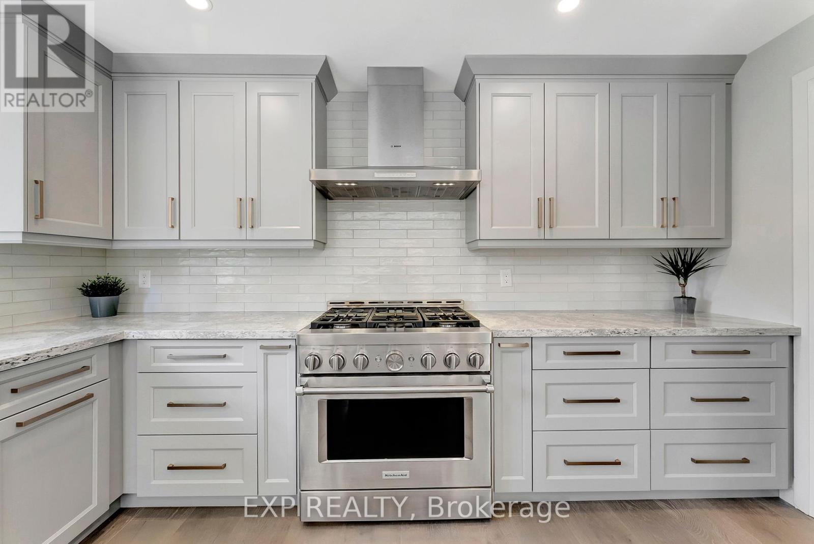 1399 Winterberry Drive, Burlington, Ontario  L7P 4T3 - Photo 14 - W12181569