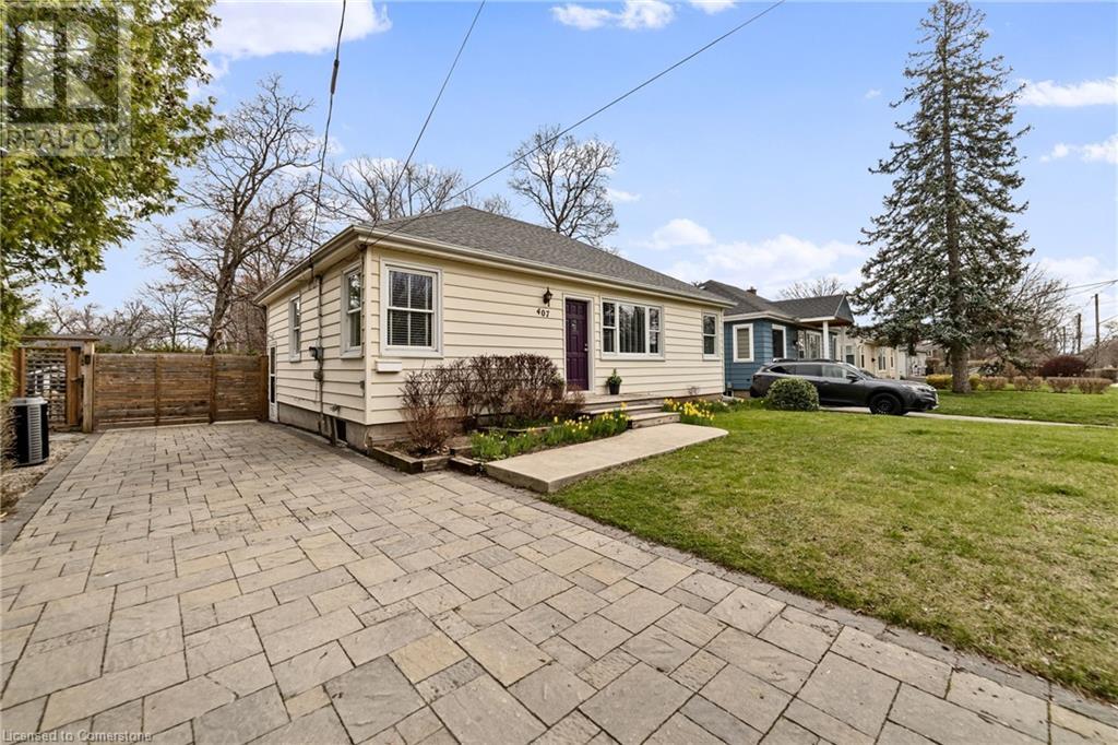 Property at 407 QUEEN MARY Drive image 2