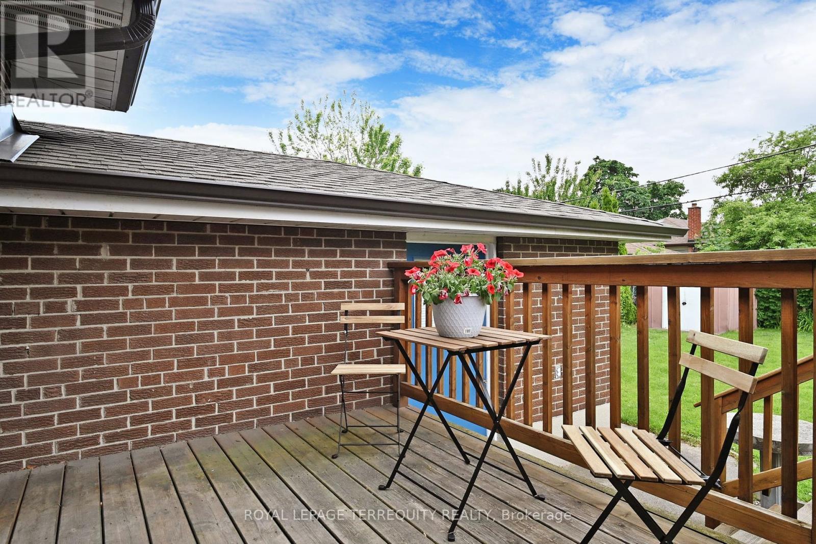 8 Cromer Place, Toronto (Willowridge-Martingrove-Richview), Ontario  M9R 2E1 - Photo 33 - W12212884
