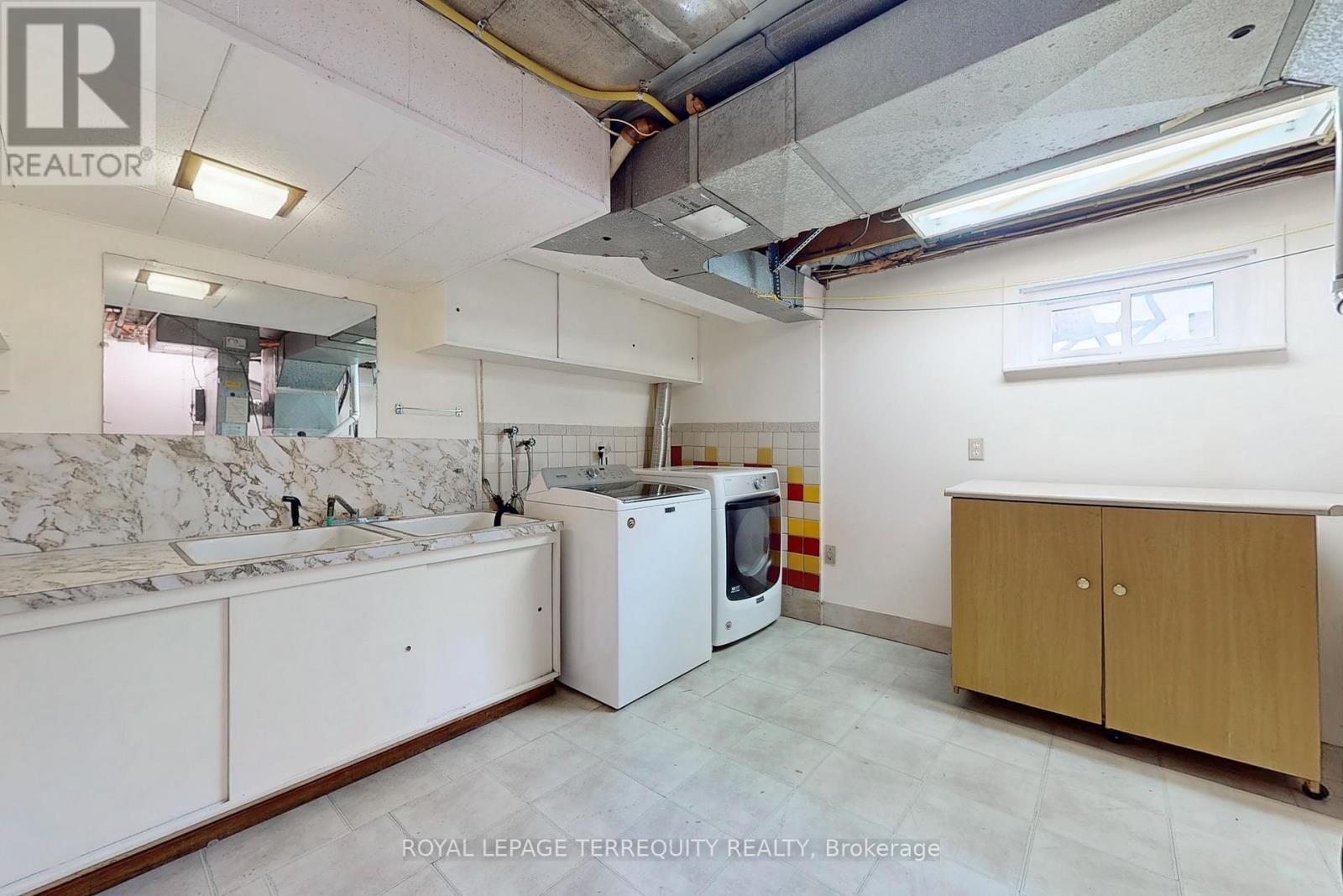 8 Cromer Place, Toronto (Willowridge-Martingrove-Richview), Ontario  M9R 2E1 - Photo 30 - W12212884