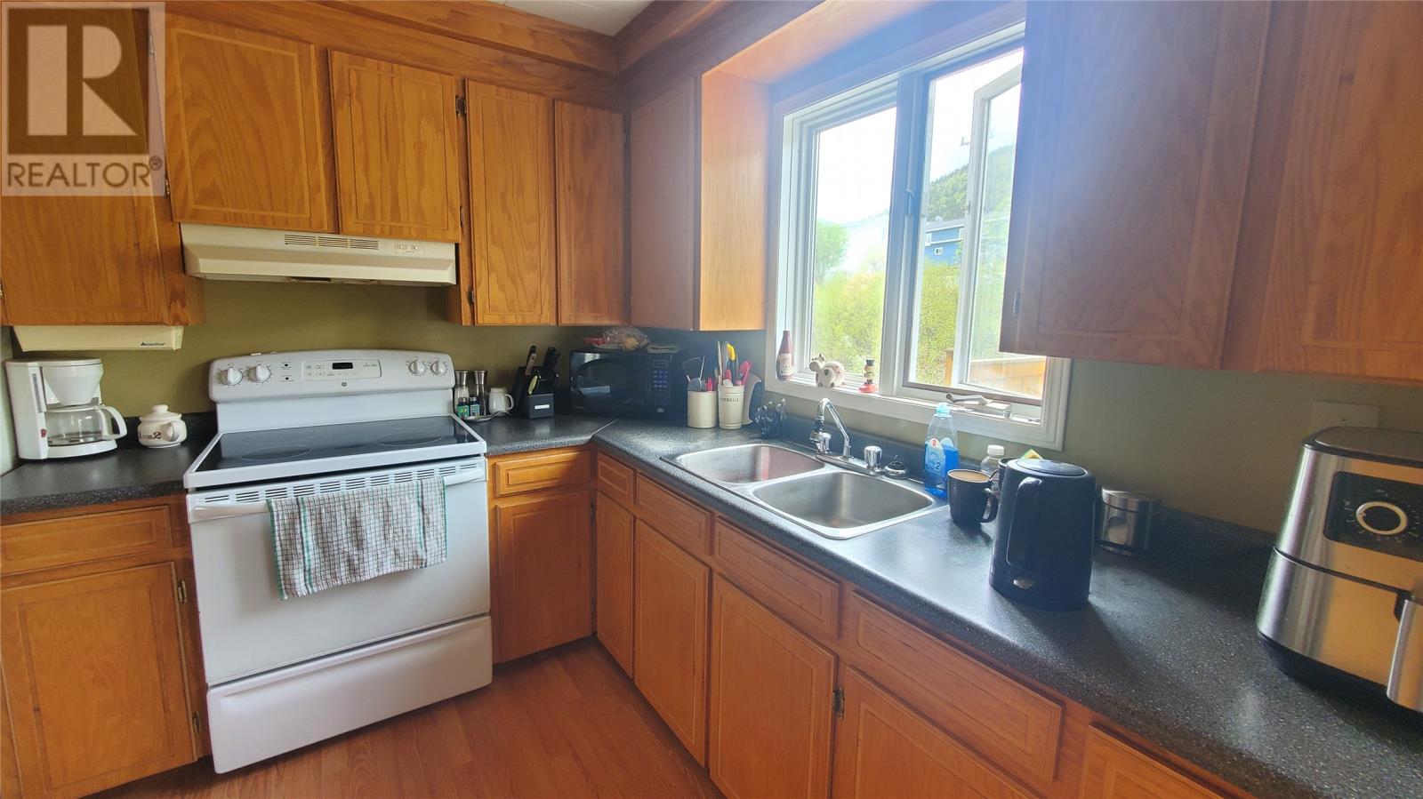8 Church Lane, Woody Point, Newfoundland & Labrador   - Photo 16 - 1285998