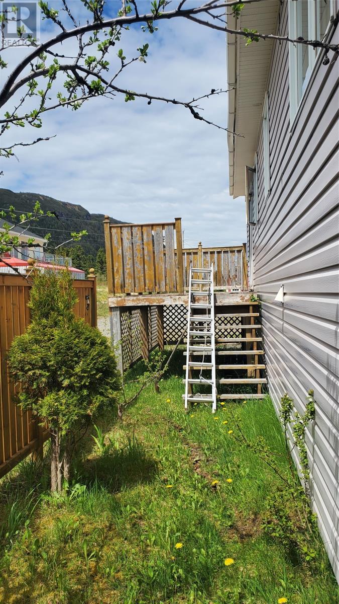 8 Church Lane, Woody Point, Newfoundland & Labrador   - Photo 8 - 1285998