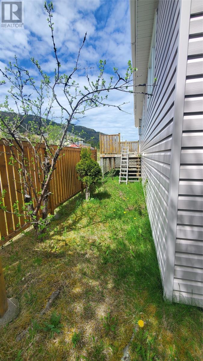 8 Church Lane, Woody Point, Newfoundland & Labrador   - Photo 9 - 1285998