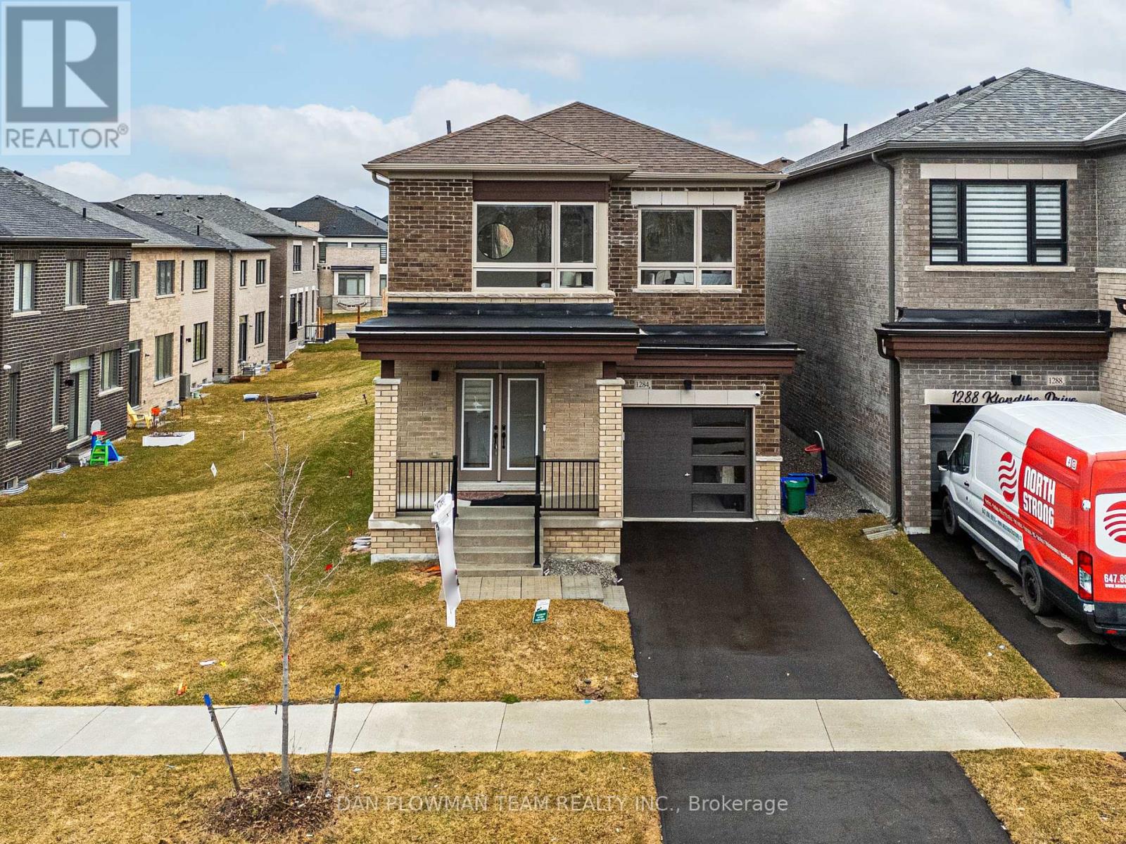 1284 Klondike Drive, Oshawa, Ontario  L1H 8L7 - Photo 3 - E12213112
