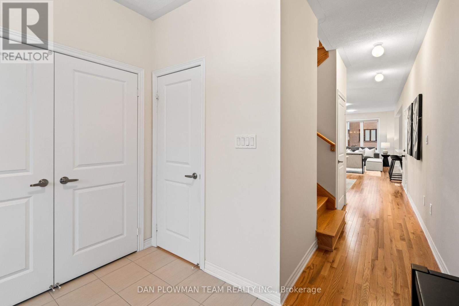 1284 Klondike Drive, Oshawa, Ontario  L1H 8L7 - Photo 6 - E12213112