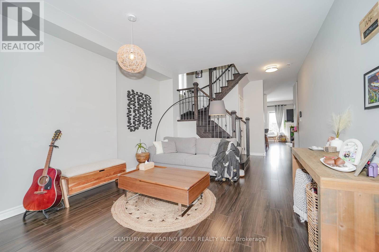 83 Mantz Crescent, Whitby, Ontario  L1R 0L2 - Photo 4 - E12213190