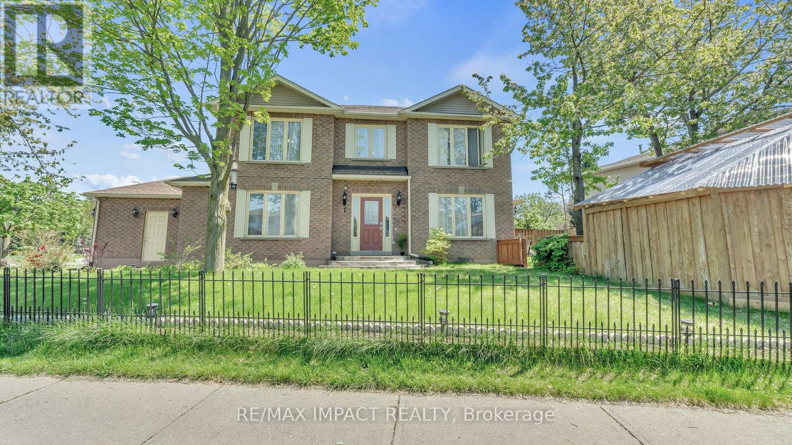 1 Beechnut Crescent, Clarington, Ontario  L1E 1Y5 - Photo 3 - E12213284