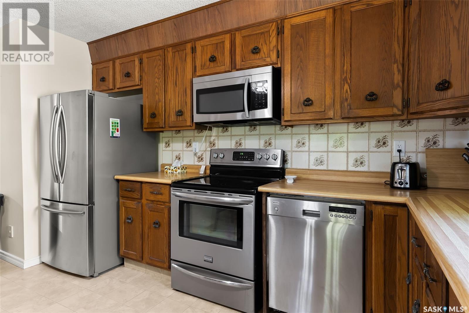 34 Balgonie Bay, Regina, Saskatchewan  S4R 7K3 - Photo 8 - SK009121