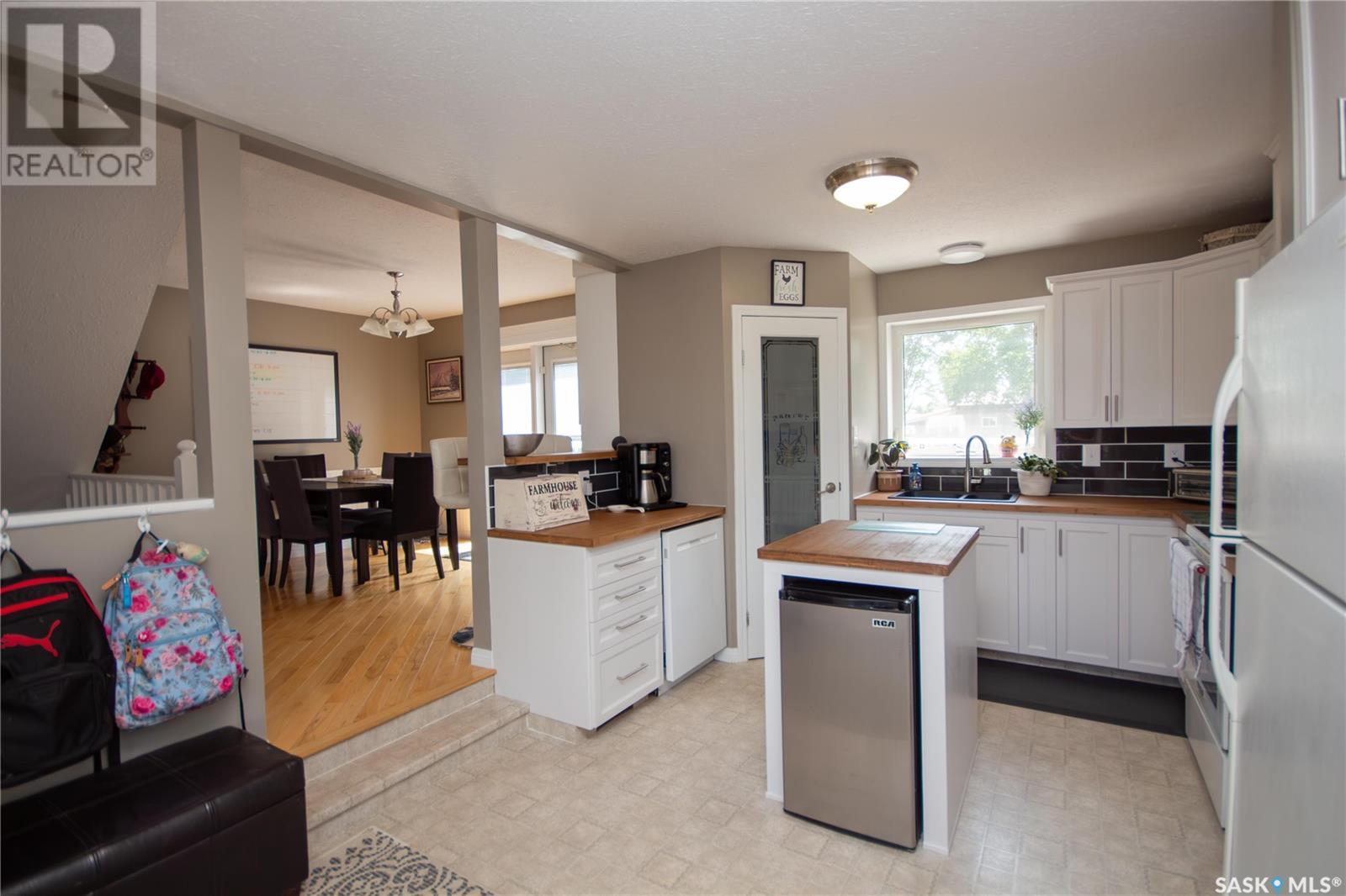 361 36th Street, Battleford, Saskatchewan  S0M 0E0 - Photo 3 - SK008989