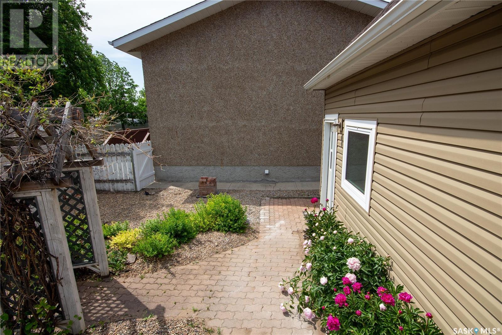 361 36th Street, Battleford, Saskatchewan  S0M 0E0 - Photo 32 - SK008989