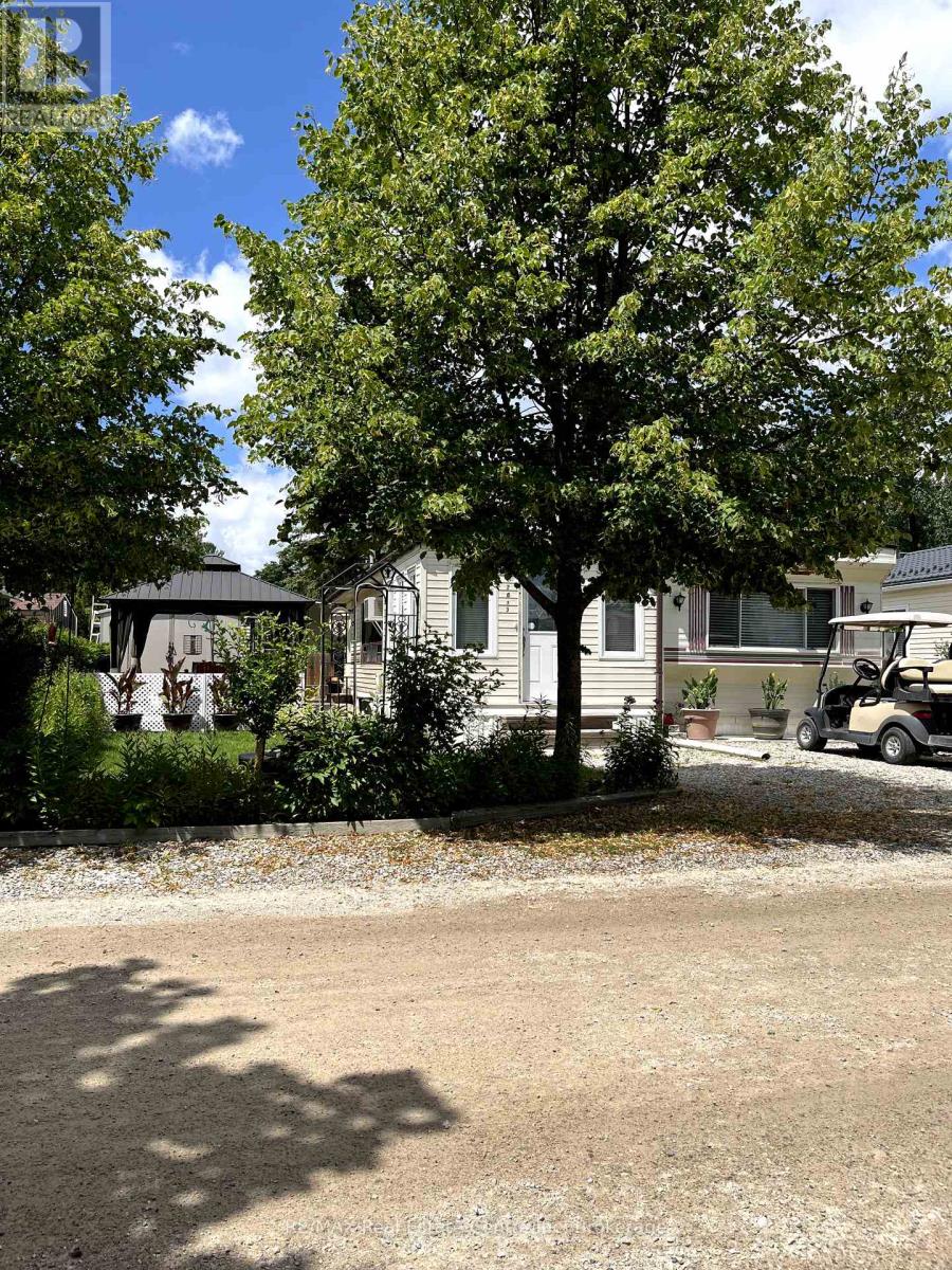 2073 FRIENDLY BOULEVARD, Centre Wellington, Ontario
