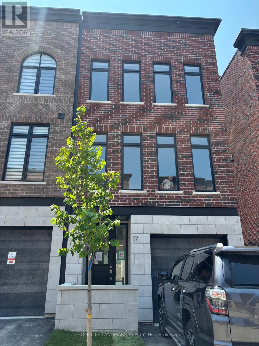 17 CHESTNUT COURT, Aurora, Ontario