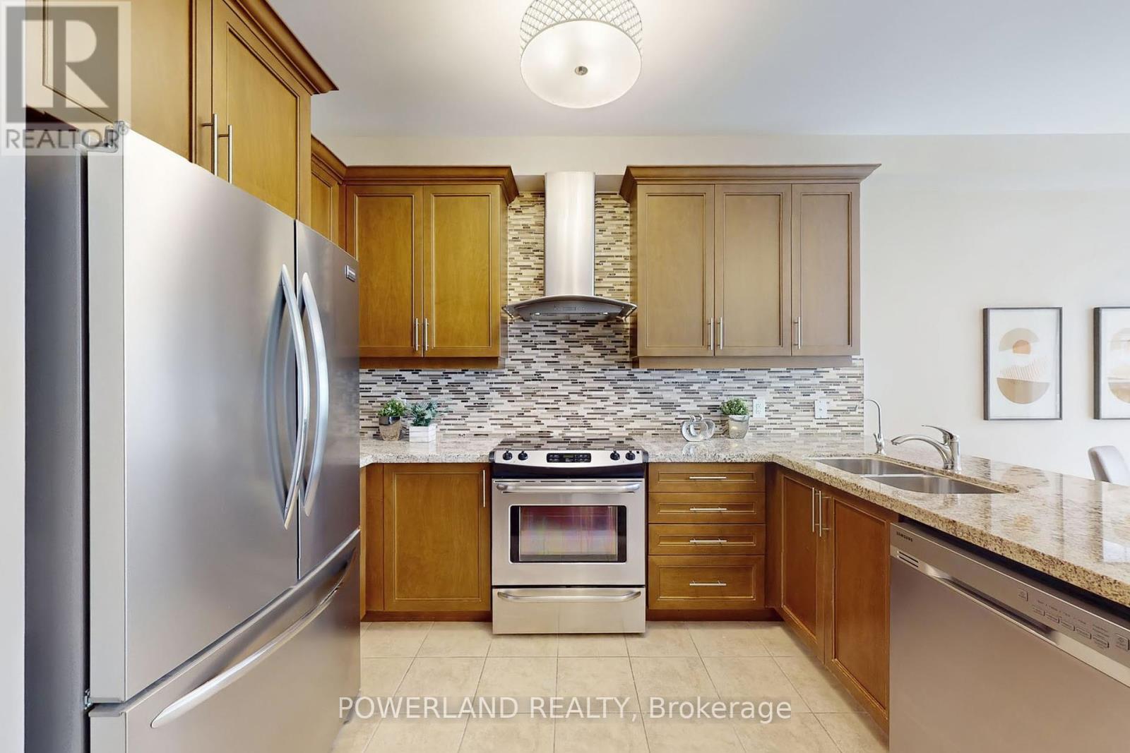 111 Spruce Pine Crescent, Vaughan, Ontario  L6A 0X7 - Photo 11 - N12213146