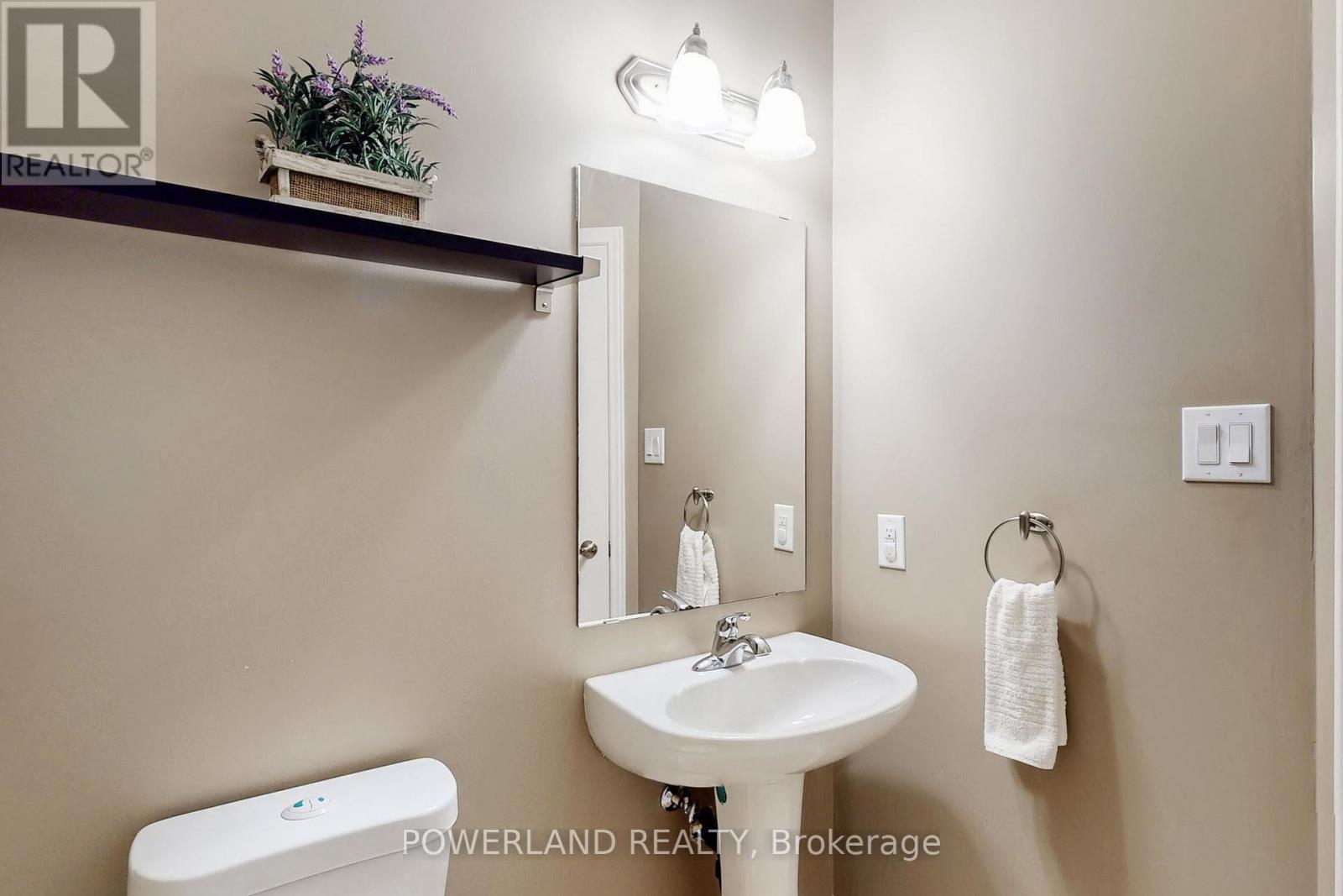 111 Spruce Pine Crescent, Vaughan, Ontario  L6A 0X7 - Photo 18 - N12213146