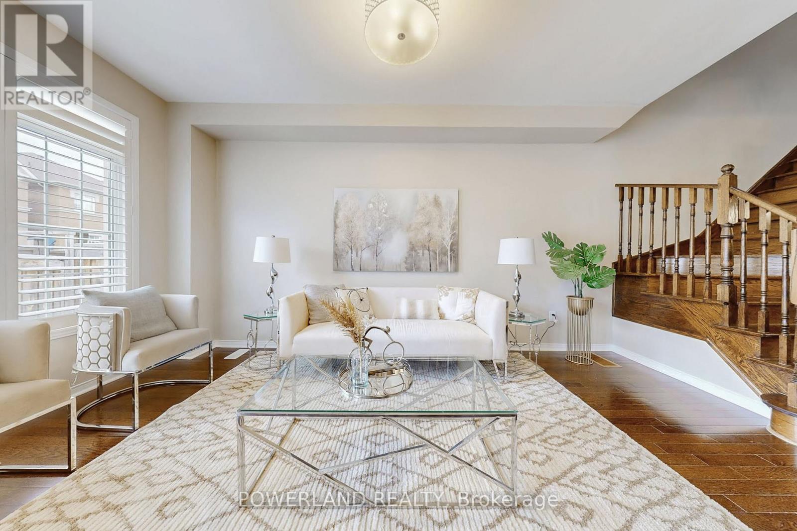 111 Spruce Pine Crescent, Vaughan, Ontario  L6A 0X7 - Photo 6 - N12213146