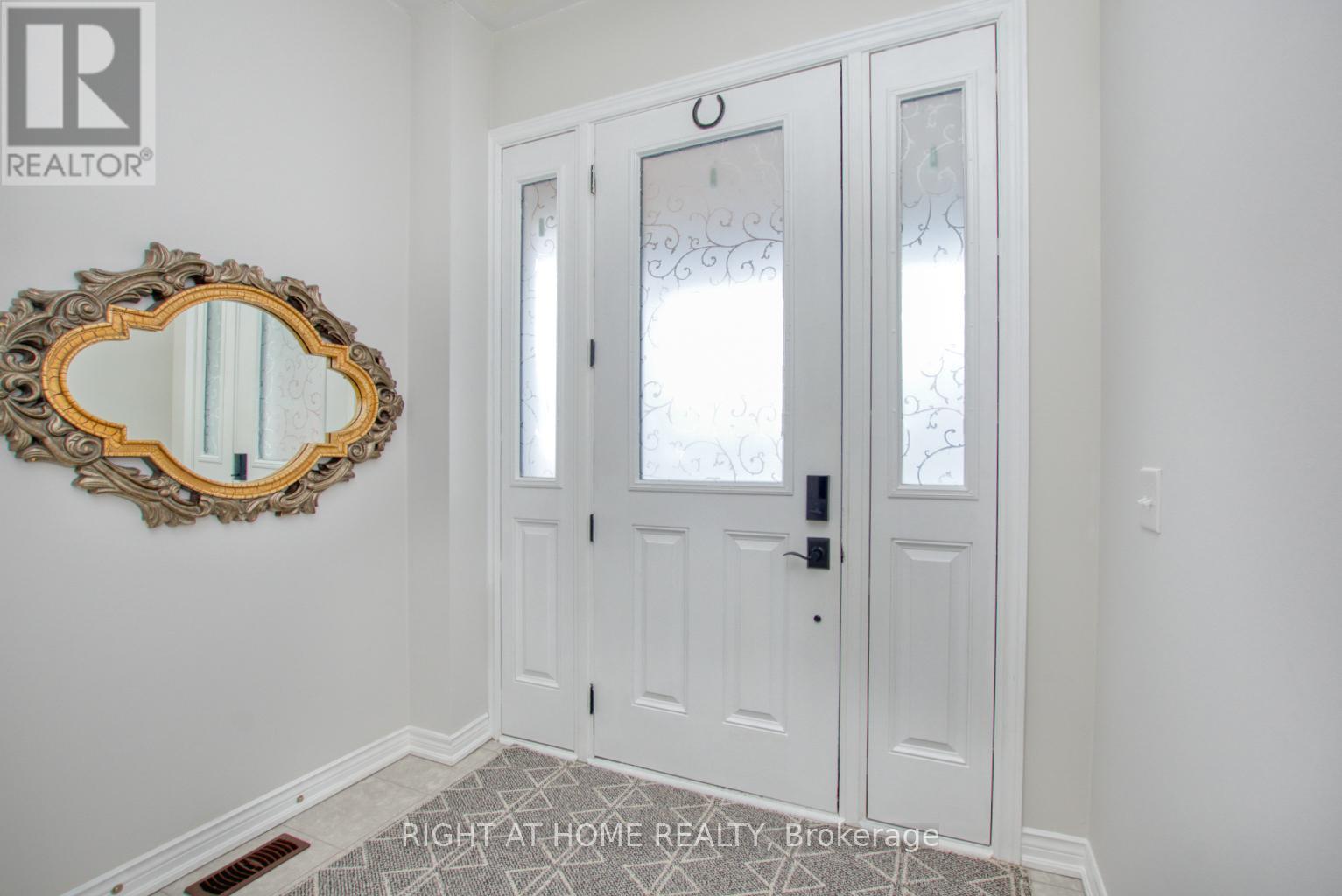 86 Selby Crescent, Bradford West Gwillimbury (Bradford), Ontario  L3Z 0V3 - Photo 4 - N12213209