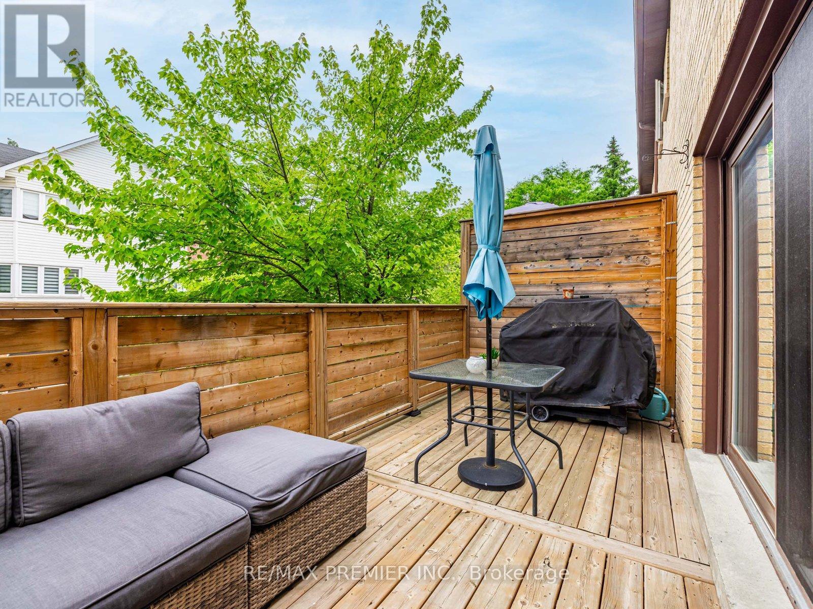 213 Woodbridge Avenue, Vaughan, Ontario  L4L 2T1 - Photo 12 - N12213223