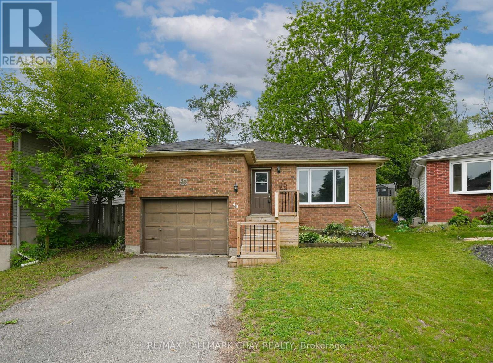 40 ENGEL CRESCENT, Barrie, Ontario