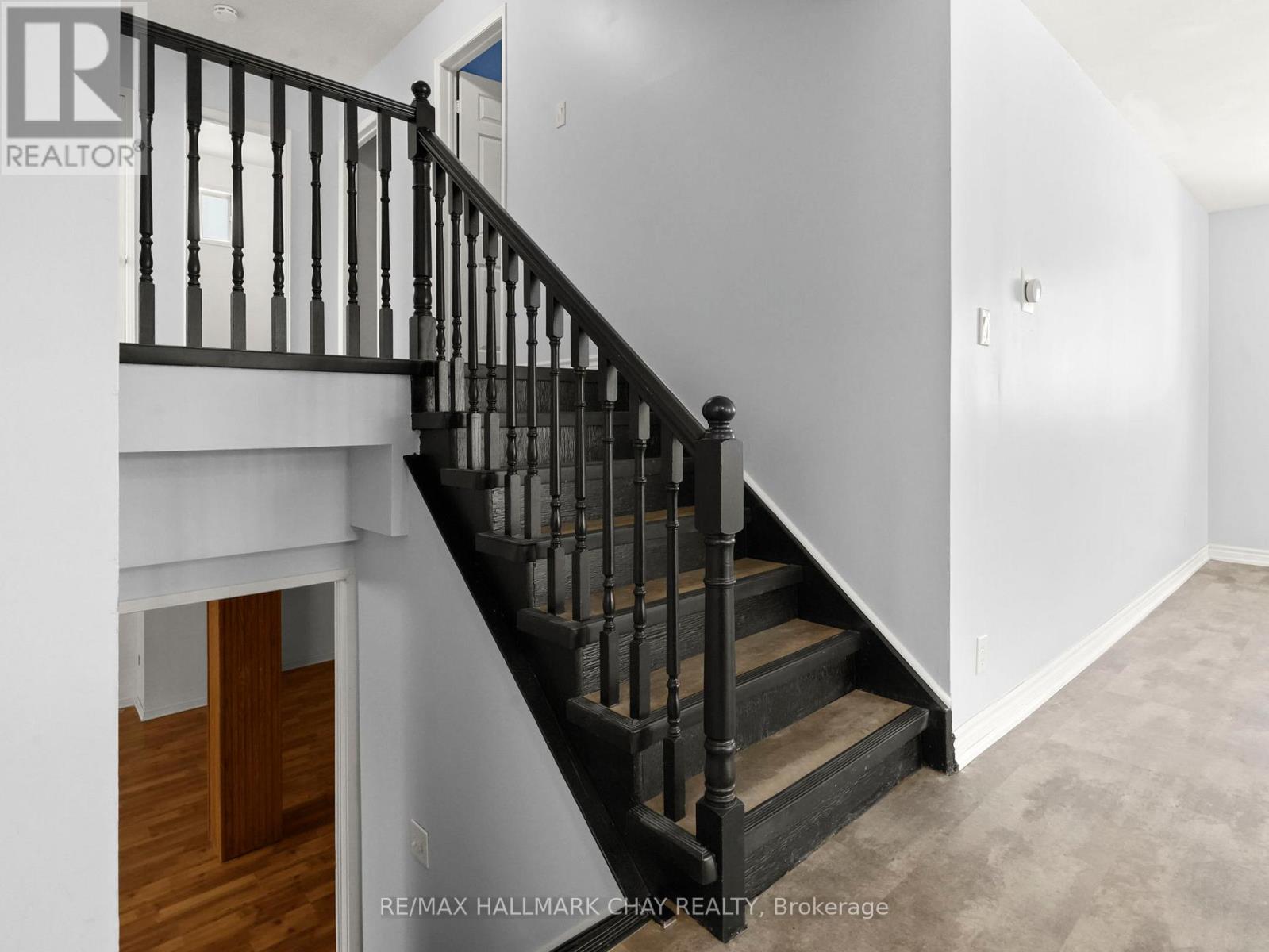 40 Engel Crescent, Barrie, Ontario  L4N 6K5 - Photo 17 - S12213066