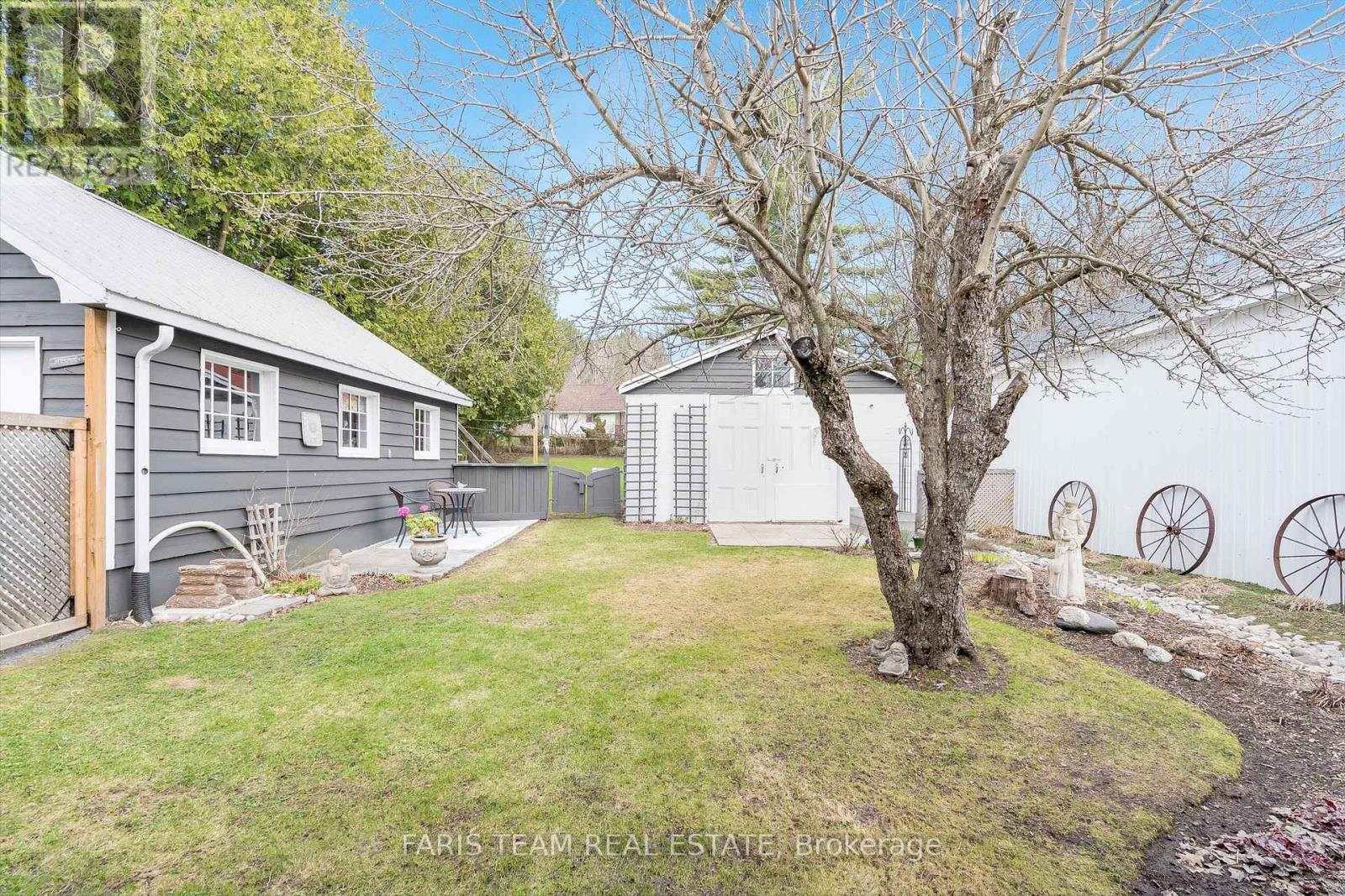 598 Champlain Road, Tiny, Ontario  L9M 0C2 - Photo 20 - S12213097