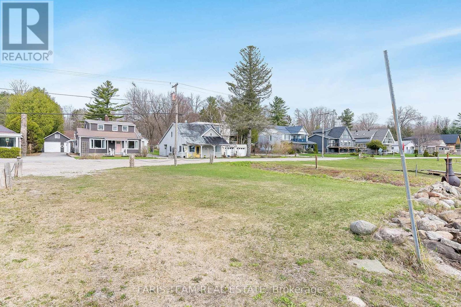 598 Champlain Road, Tiny, Ontario  L9M 0C2 - Photo 24 - S12213097