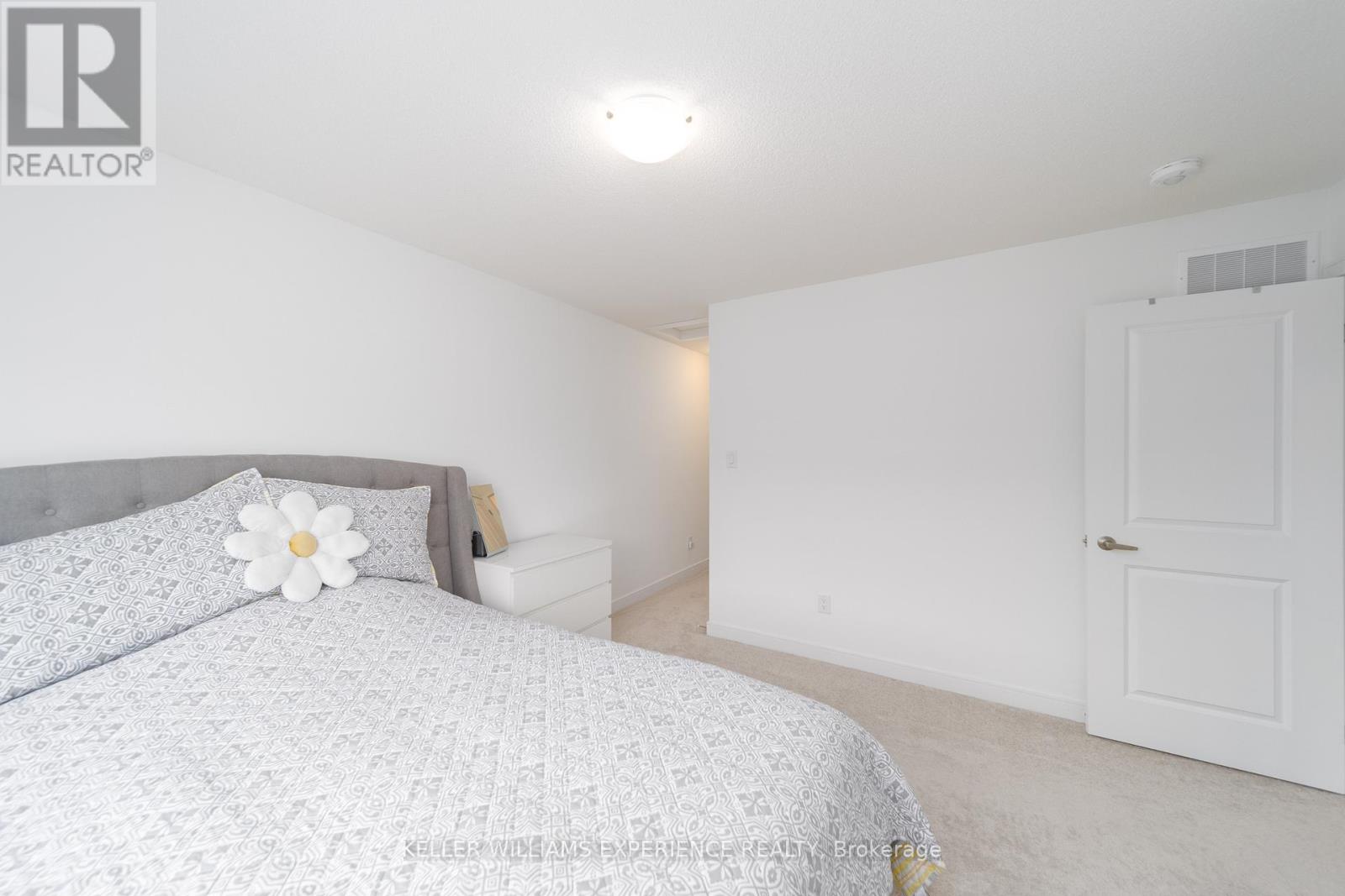 18 Red Maple Lane, Barrie, Ontario  L9J 0N4 - Photo 9 - S12213234