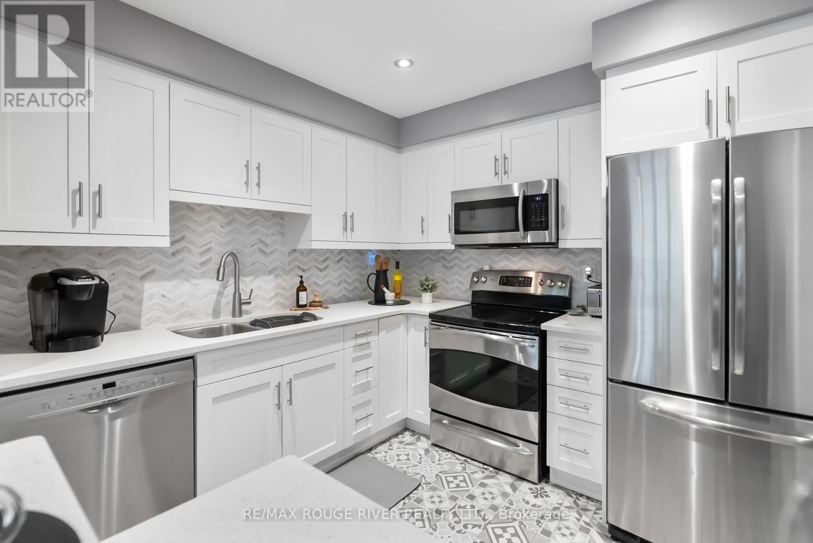 32 Palisades Court, Whitby, Ontario  L1N 9T8 - Photo 12 - E12213362