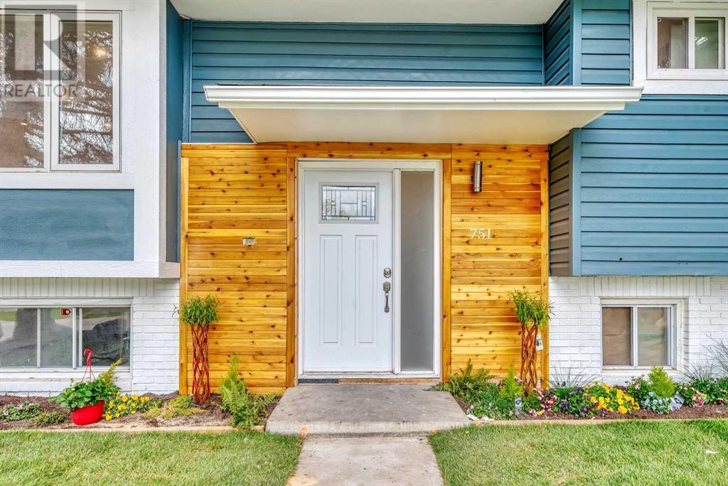 751 Rundleridge Drive Ne, Calgary, Alberta  T1Y 2L1 - Photo 2 - A2224306
