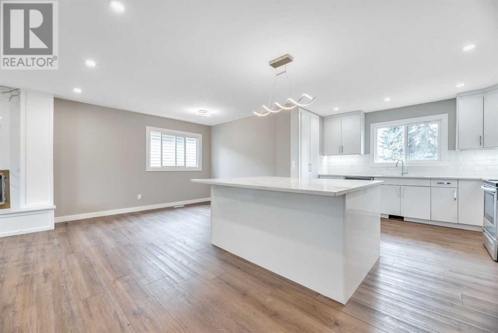 751 Rundleridge Drive Ne, Calgary, Alberta  T1Y 2L1 - Photo 4 - A2224306