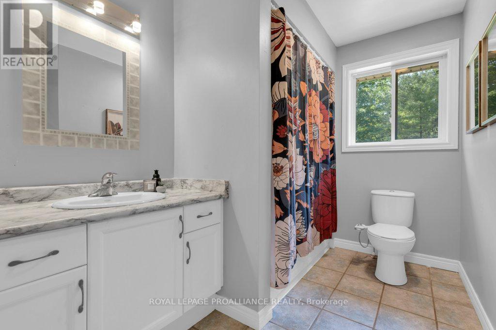 33 Hanthorn Street, Prince Edward County, Ontario  K0K 1L0 - Photo 19 - X12213351