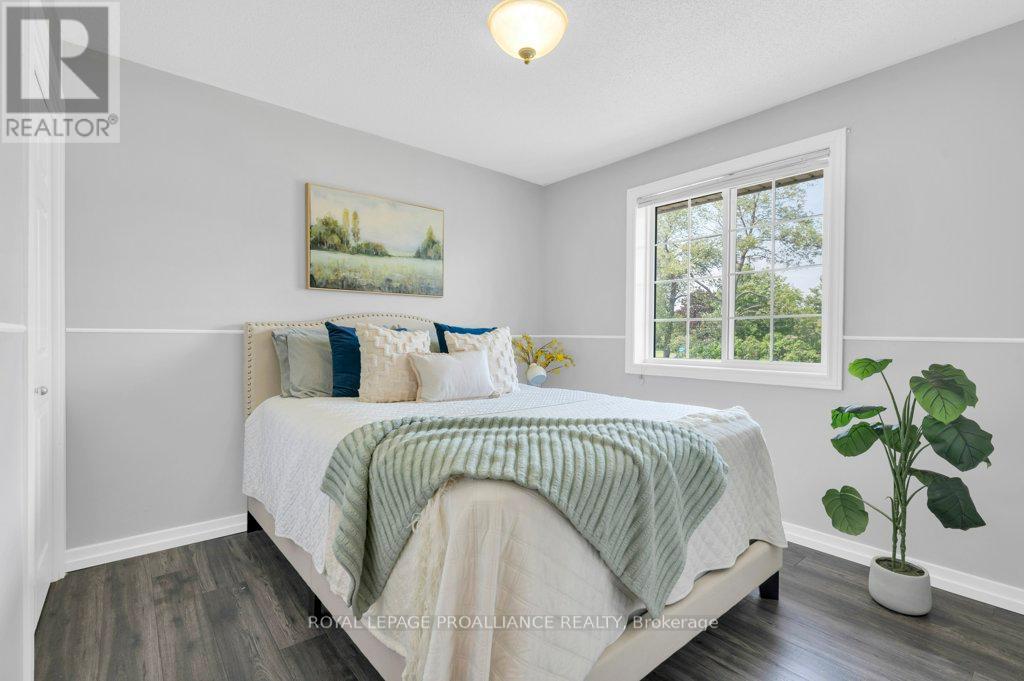 33 Hanthorn Street, Prince Edward County, Ontario  K0K 1L0 - Photo 21 - X12213351