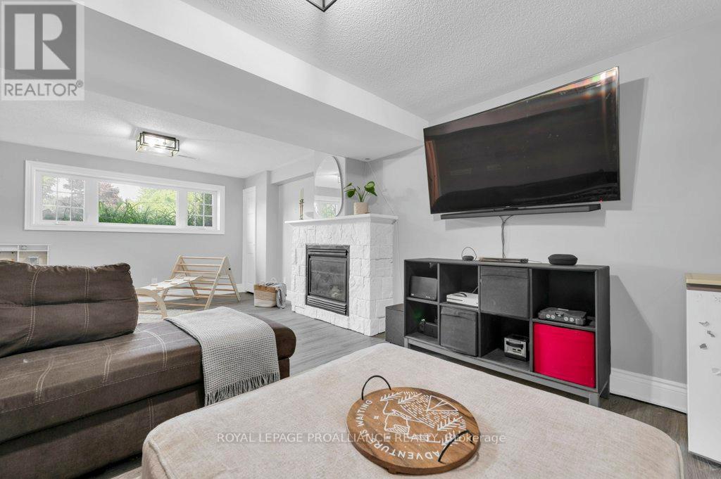 33 Hanthorn Street, Prince Edward County, Ontario  K0K 1L0 - Photo 24 - X12213351
