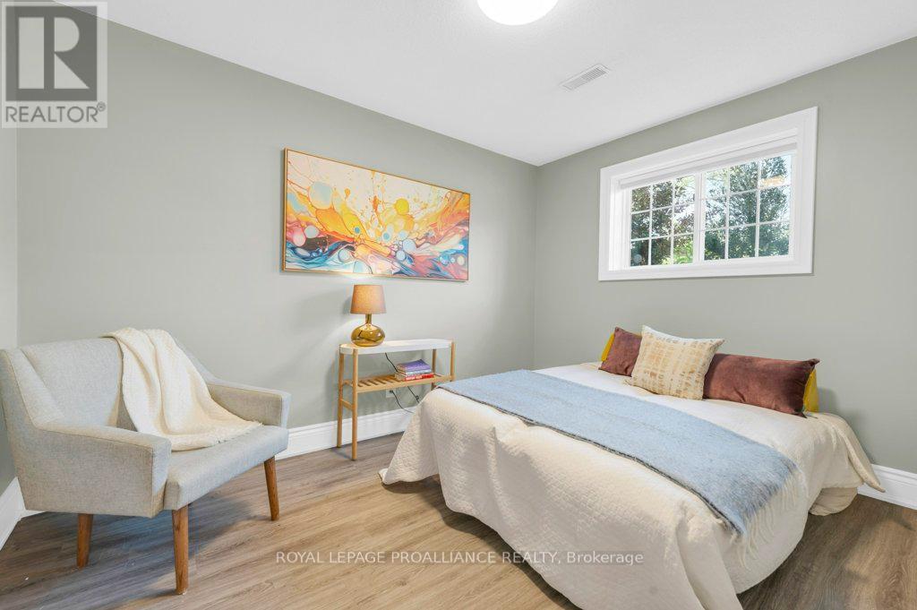 33 Hanthorn Street, Prince Edward County, Ontario  K0K 1L0 - Photo 27 - X12213351