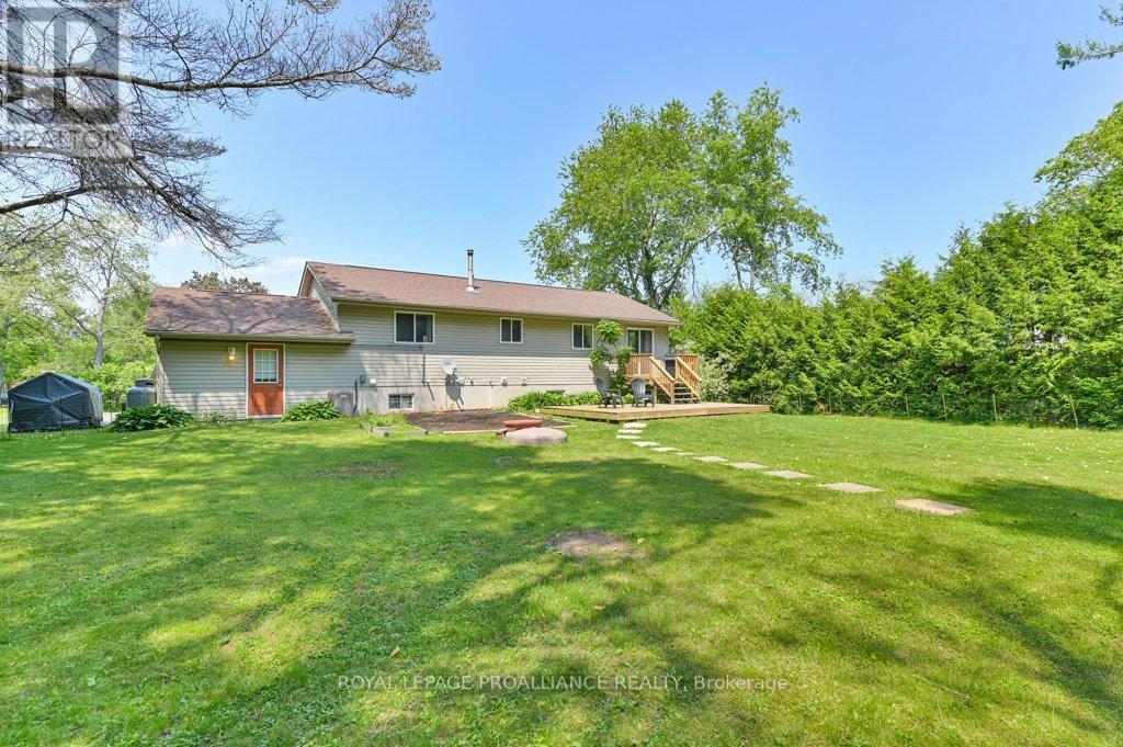 33 Hanthorn Street, Prince Edward County, Ontario  K0K 1L0 - Photo 32 - X12213351