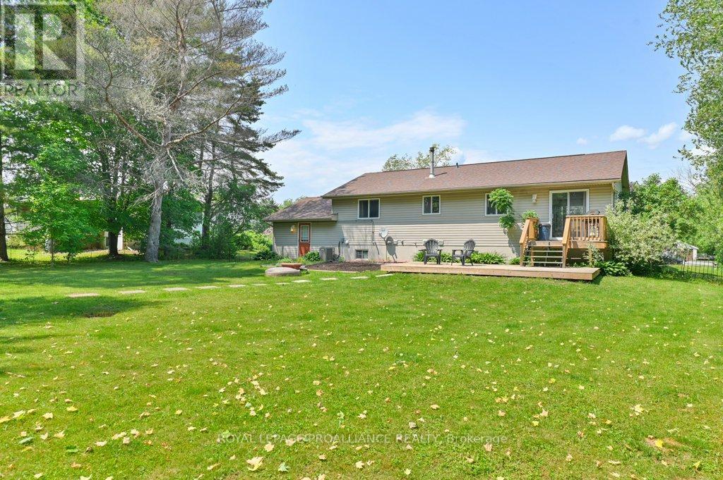 33 Hanthorn Street, Prince Edward County, Ontario  K0K 1L0 - Photo 34 - X12213351